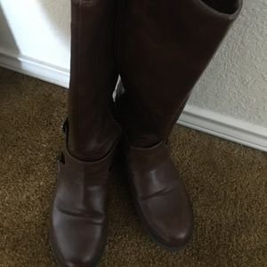 Guess brown boots size 8